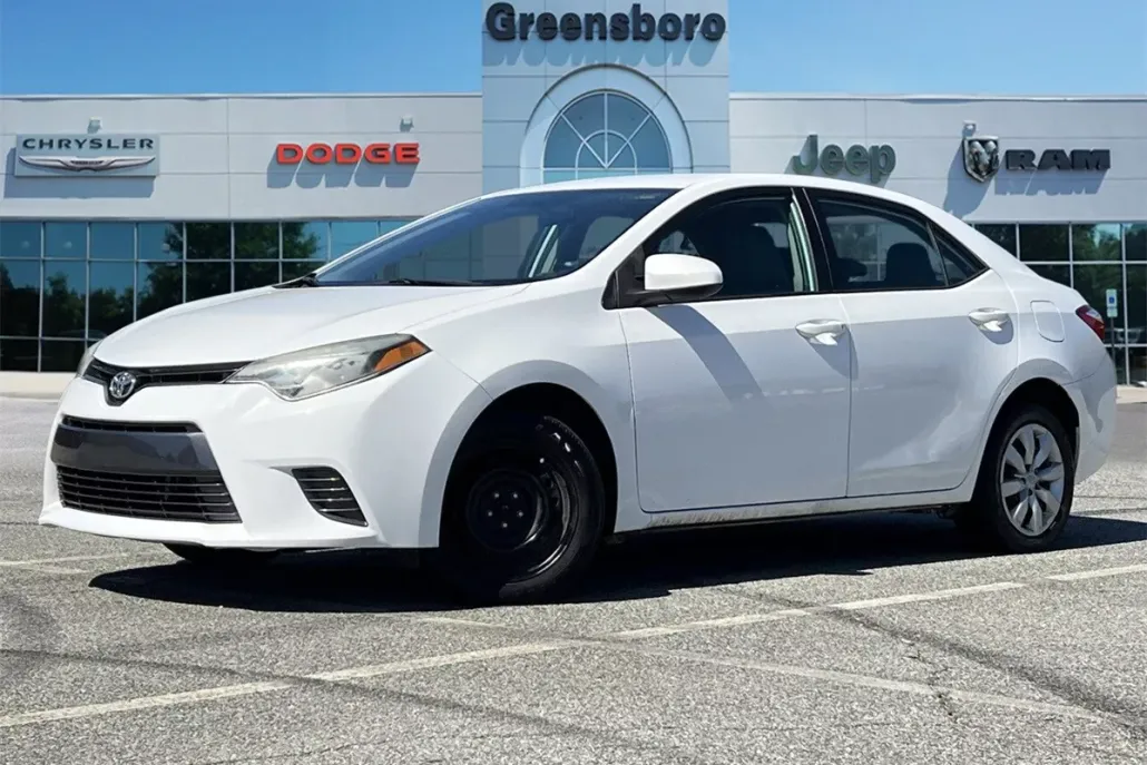 2016 Toyota Corolla L photo 1