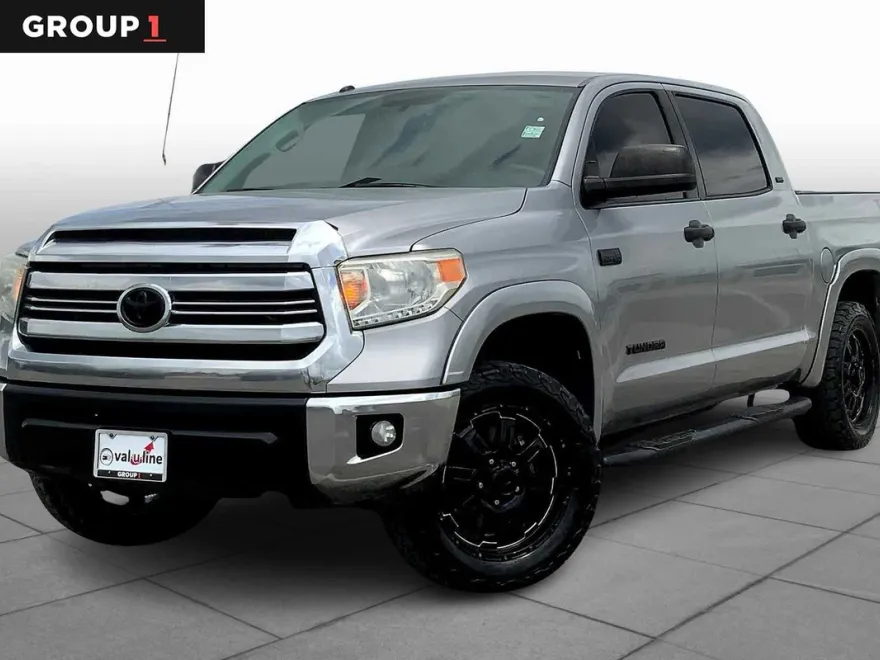 2017 Toyota Tundra SR5 photo 1
