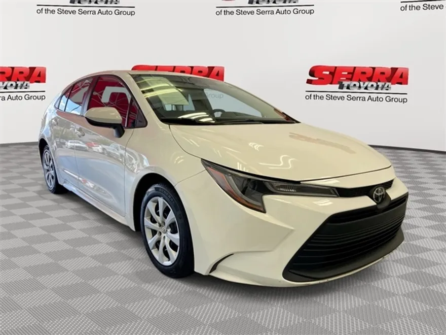 2024 Toyota Corolla LE photo 1