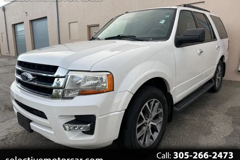 2017 Ford Expedition XLT photo 1