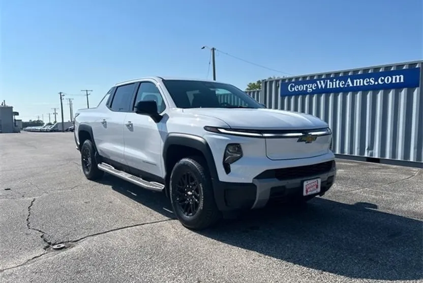 2026 Chevrolet Silverado EV LT photo 1