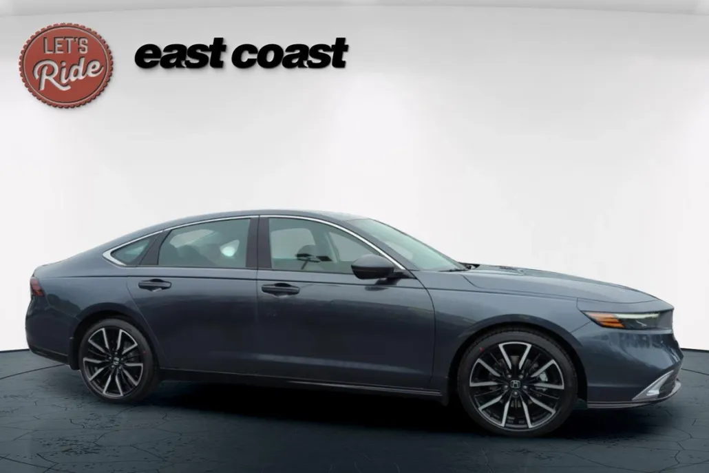 2025 Honda Accord Hybrid Touring photo 1