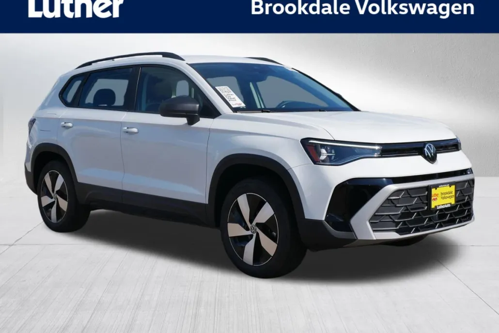 2025 Volkswagen Taos S photo 1