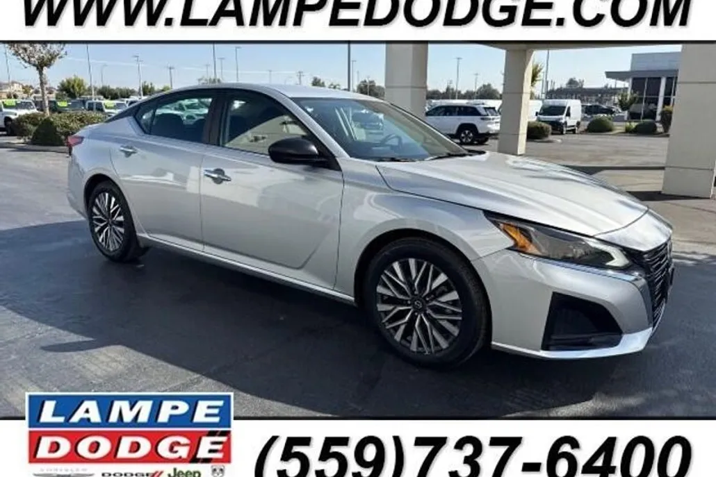 2024 Nissan Altima 2.5 SV photo 1