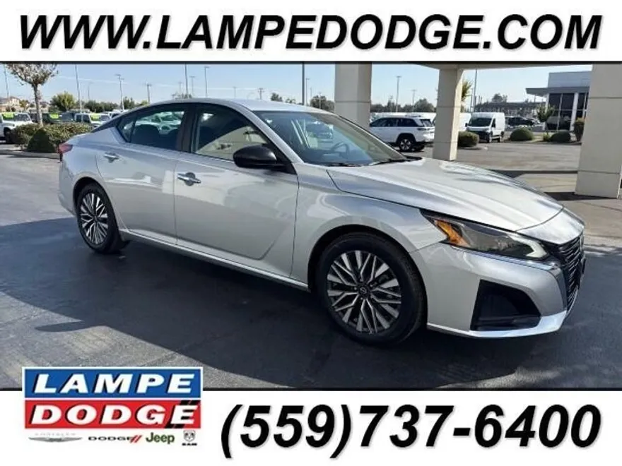 2024 Nissan Altima 2.5 SV photo 1