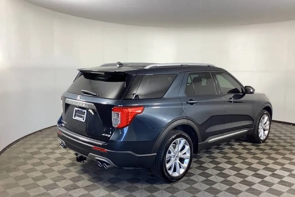2022 Ford Explorer Platinum photo 1