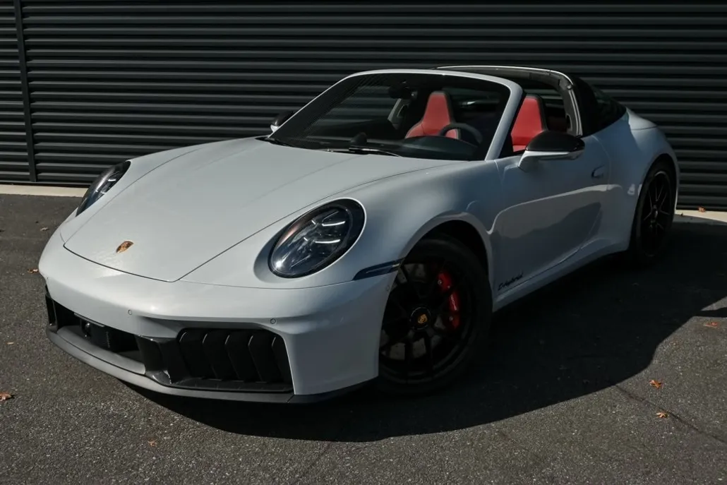 2025 Porsche 911 Targa 4 GTS photo 1