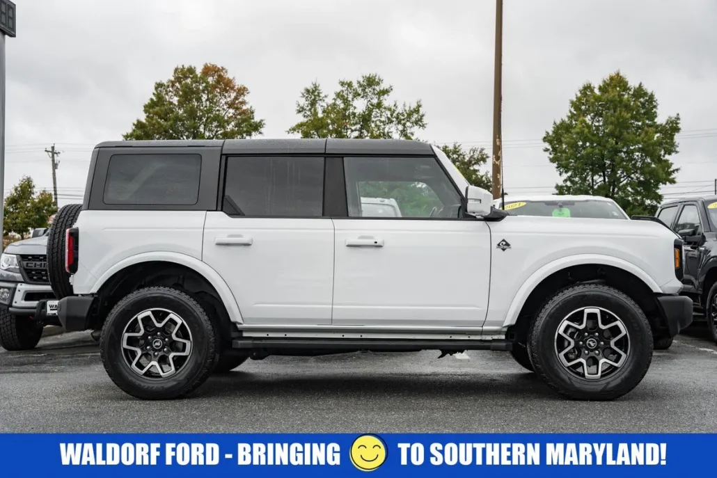 2022 Ford Bronco Outer Banks photo 1