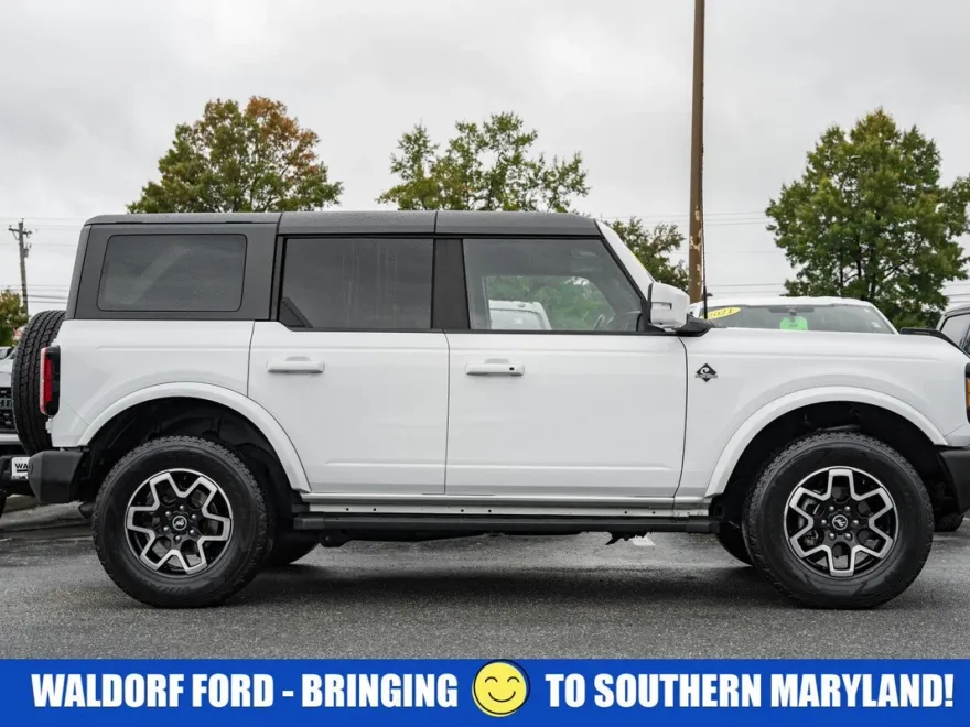 2022 Ford Bronco Outer Banks photo 1