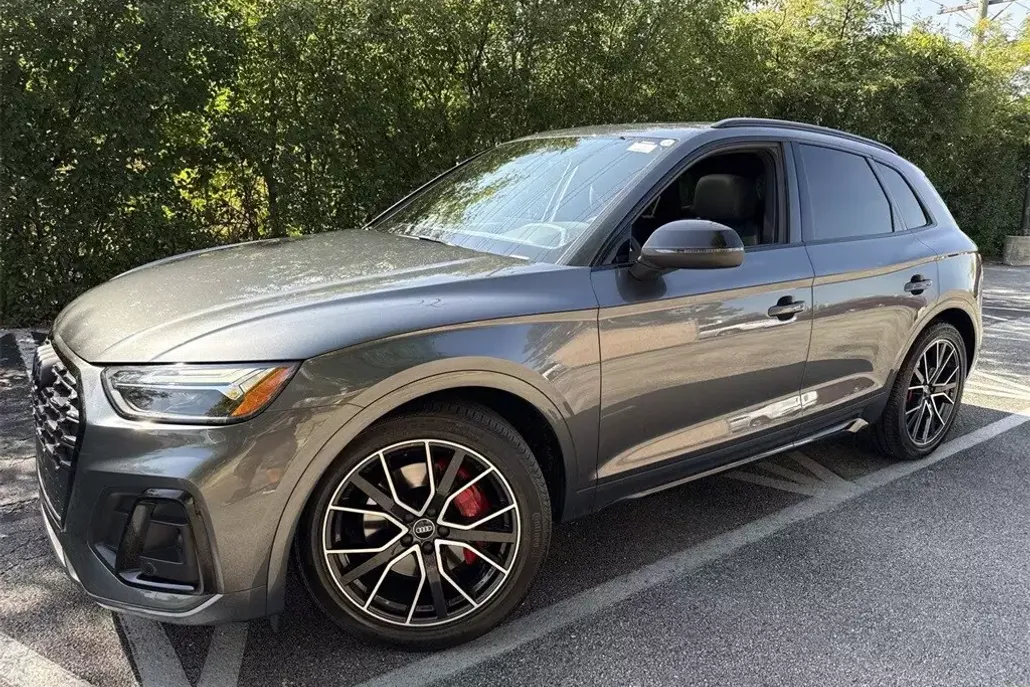 2023 Audi SQ5 Premium Plus photo 1