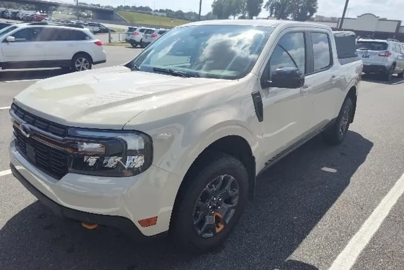 2024 Ford Maverick Lariat Tremor photo 1