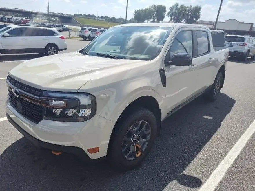 2024 Ford Maverick Lariat Tremor photo 1