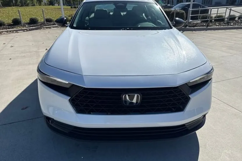 2025 Honda Accord SE photo 1