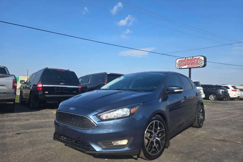 2018 Ford Focus SEL photo 1