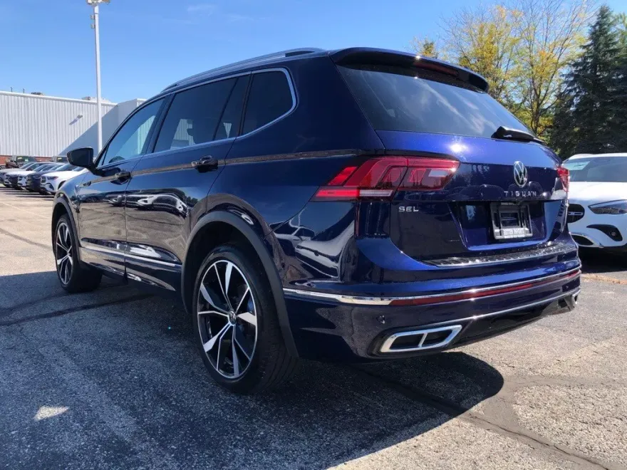 2022 Volkswagen Tiguan SEL Premium R-Line photo 1