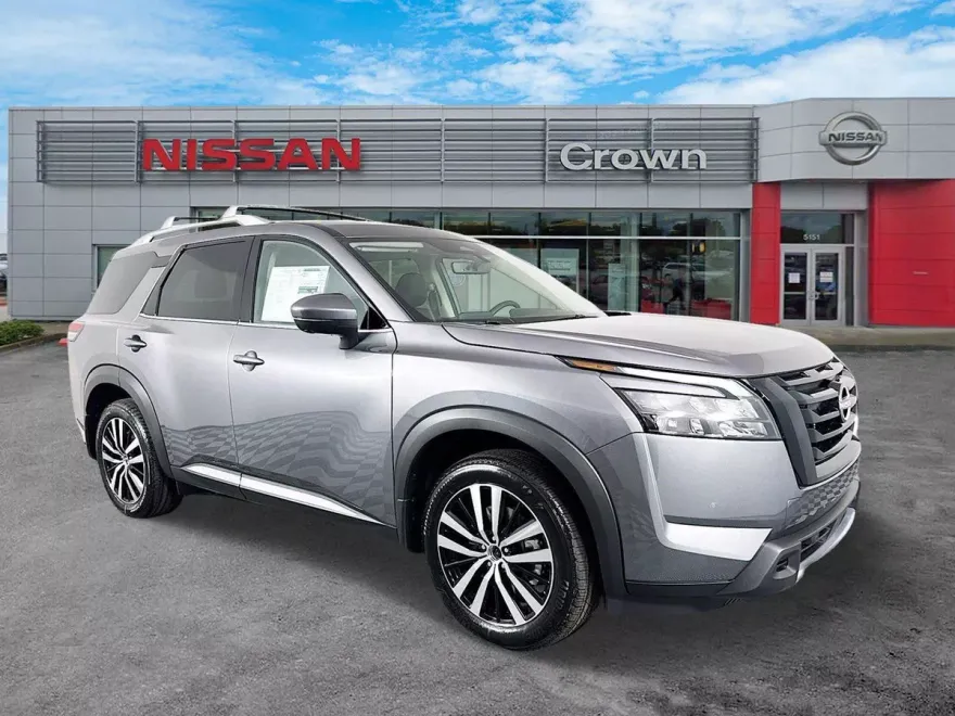 2025 Nissan Pathfinder Platinum photo 1