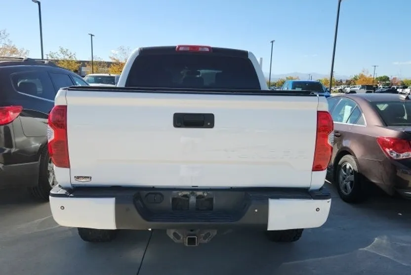 2016 Toyota Tundra Platinum photo 1