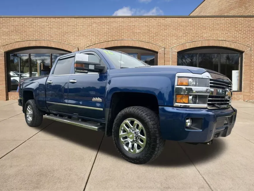 2016 Chevrolet Silverado 3500HD High Country photo 1