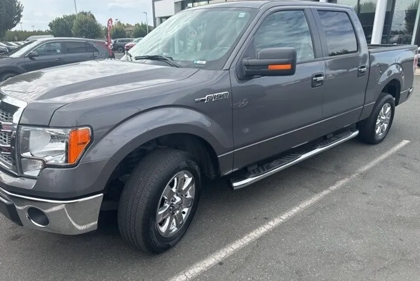 2013 Ford F-150 XLT photo 1