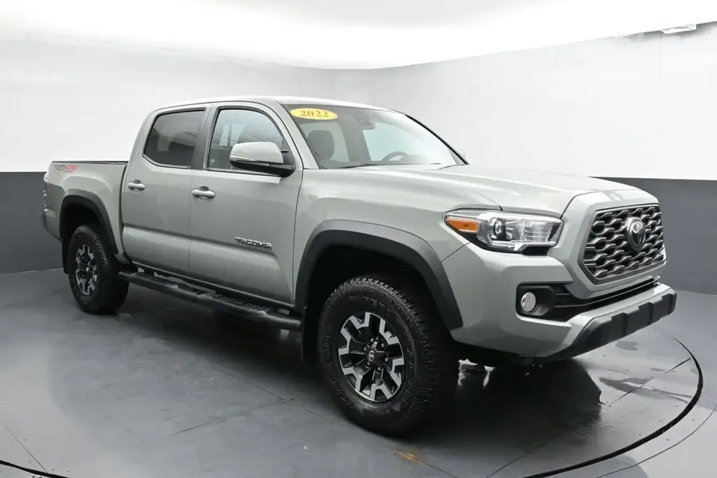 2022 Toyota Tacoma TRD Off-Road V6 photo 1