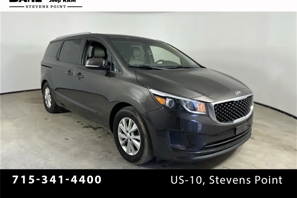 2017 Kia Sedona LX photo 1