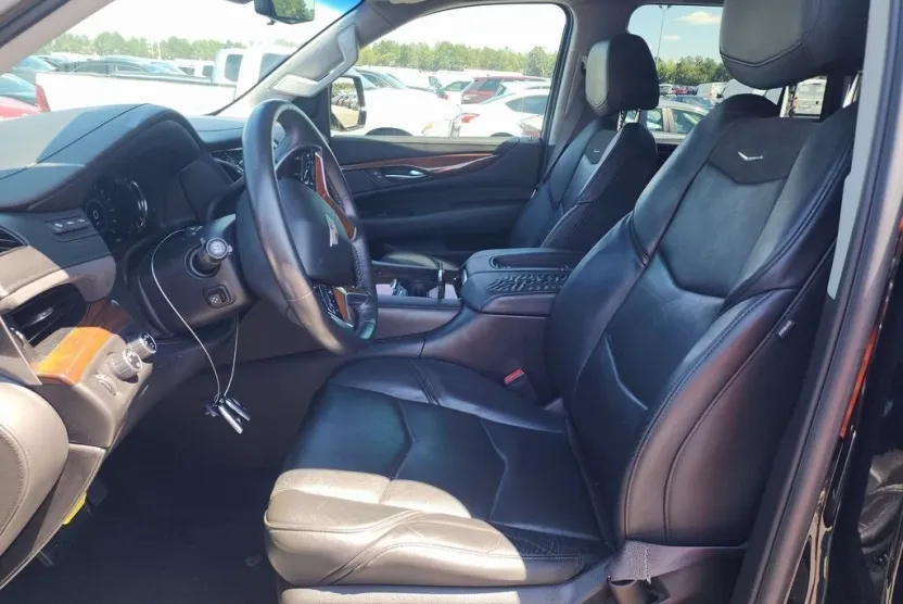2017 Cadillac Escalade Premium Luxury photo 1