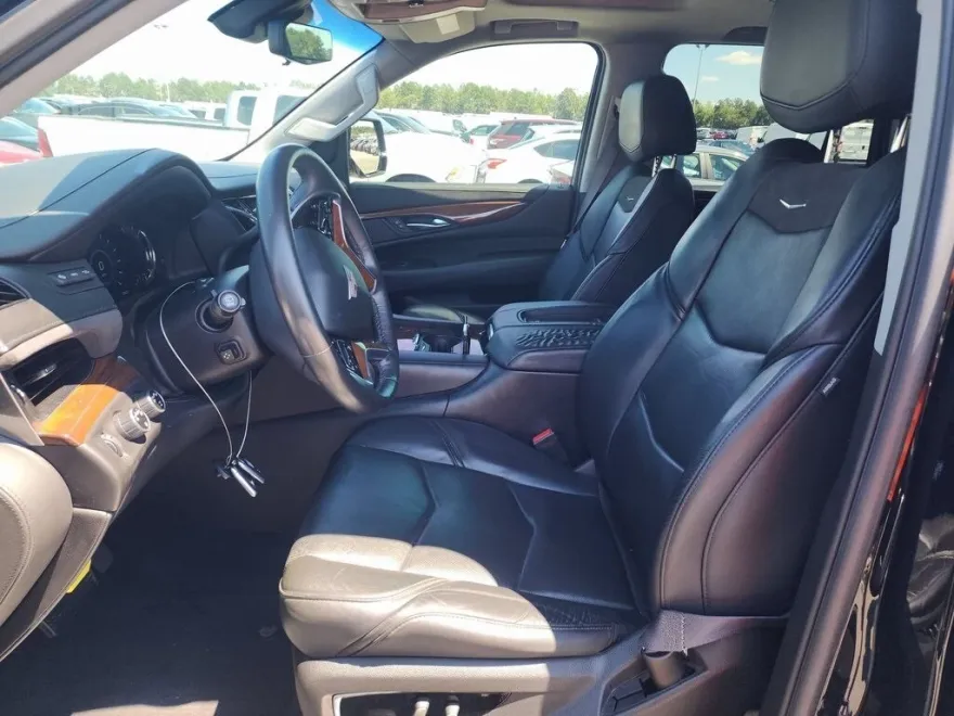2017 Cadillac Escalade Premium Luxury photo 1