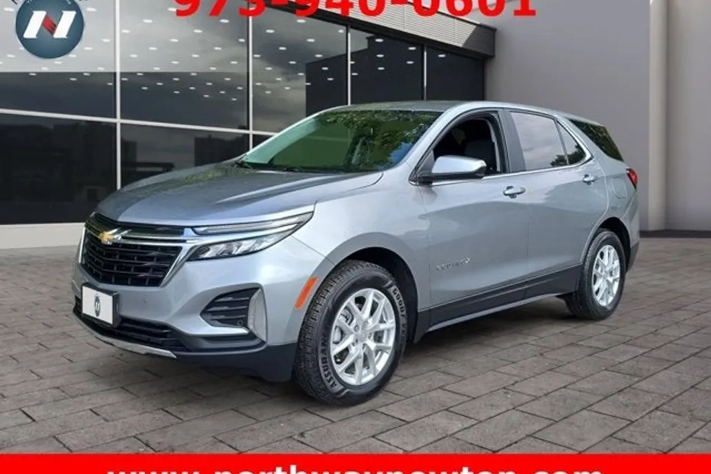 2023 Chevrolet Equinox LT photo 1
