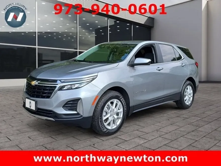 2023 Chevrolet Equinox LT photo 1