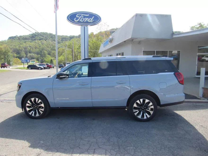 2025 Ford Expedition MAX Platinum photo 1