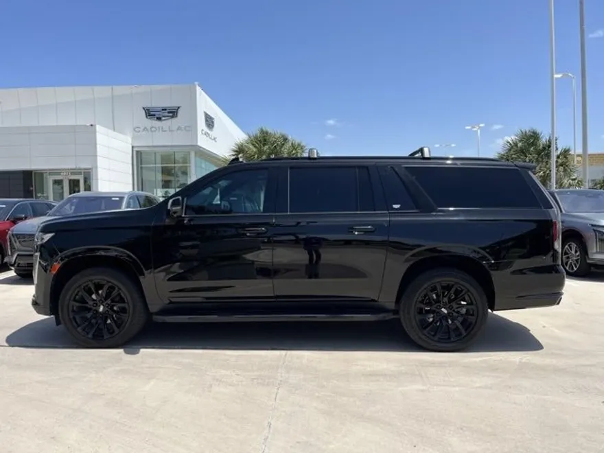 2022 Cadillac Escalade ESV Sport Platinum photo 1