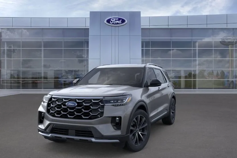 2025 Ford Explorer Platinum photo 1