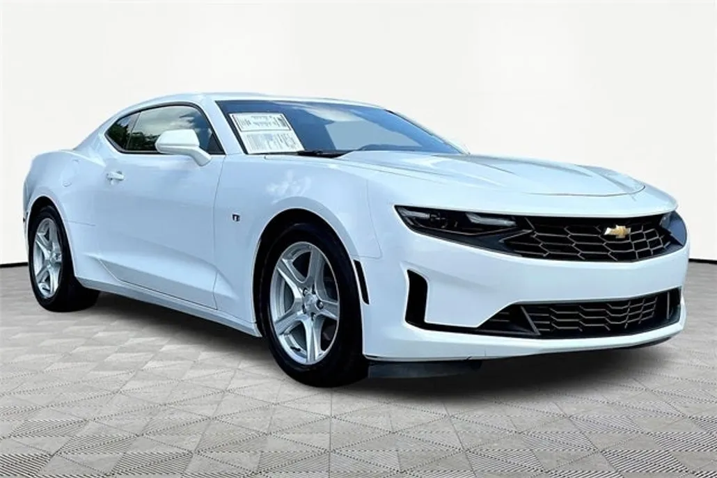 2021 Chevrolet Camaro 1LT photo 1