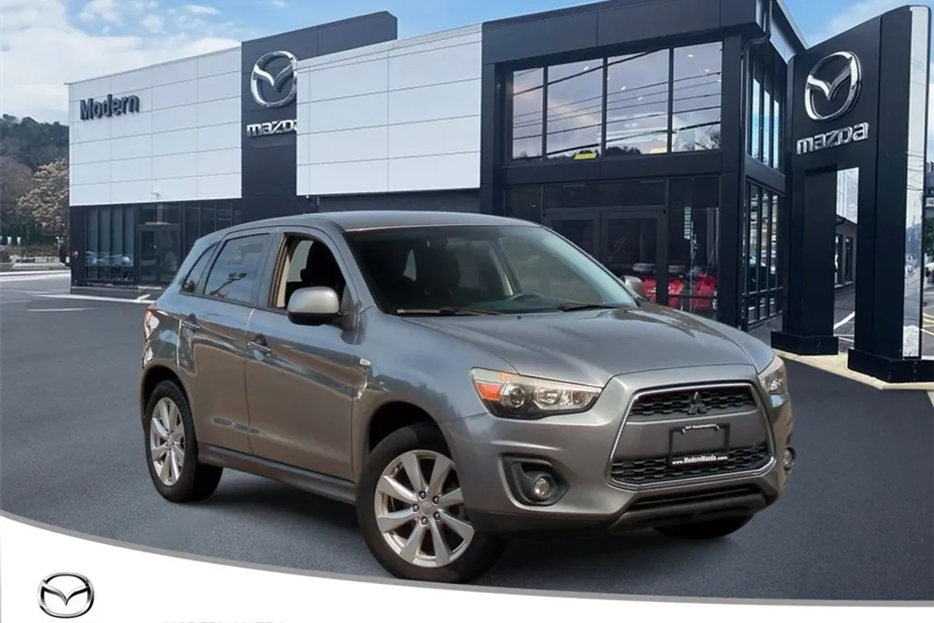 2015 Mitsubishi Outlander Sport ES photo 1