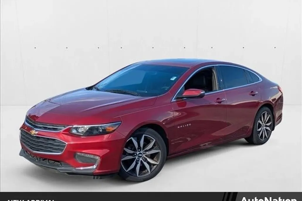 2017 Chevrolet Malibu 1LT photo 1