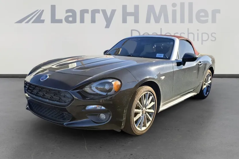 2018 Fiat 124 Spider Lusso photo 1