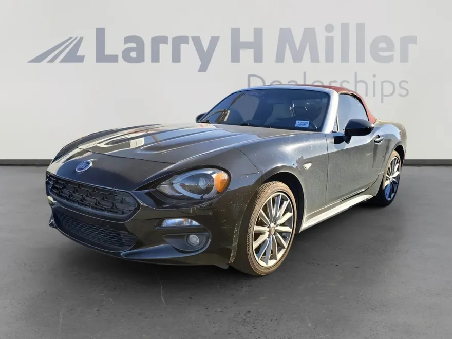 2018 Fiat 124 Spider Lusso photo 1