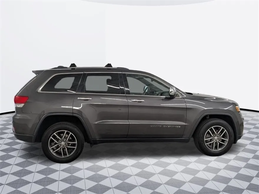 2017 Jeep Grand Cherokee Limited photo 1