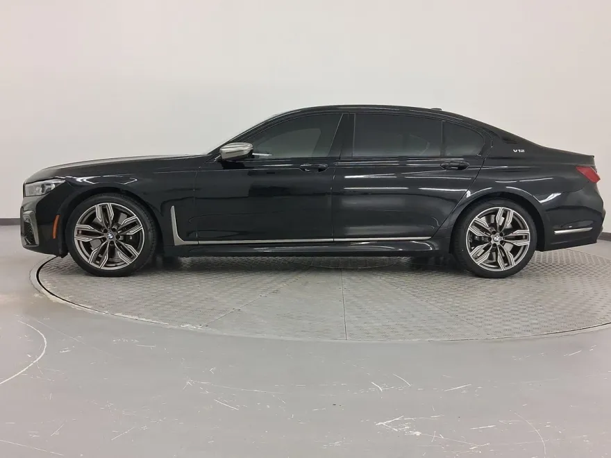 2022 Bmw M760i xDrive photo 1