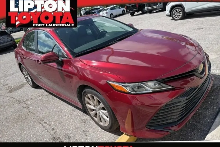 2020 Toyota Camry LE photo 1