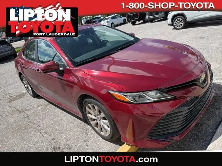 2020 Toyota Camry LE photo 1