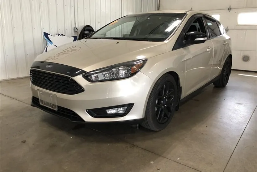 2017 Ford Focus SEL photo 1