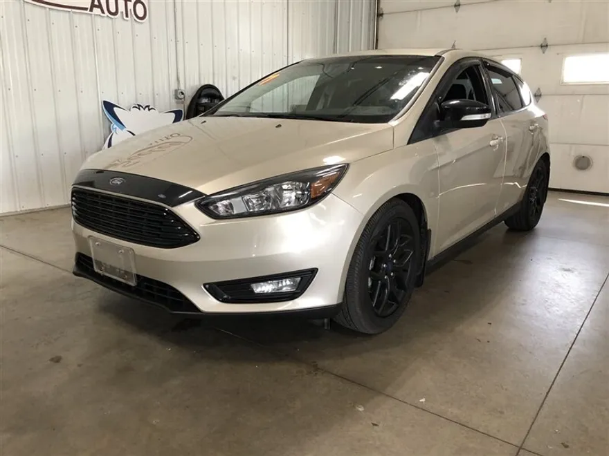 2017 Ford Focus SEL photo 1