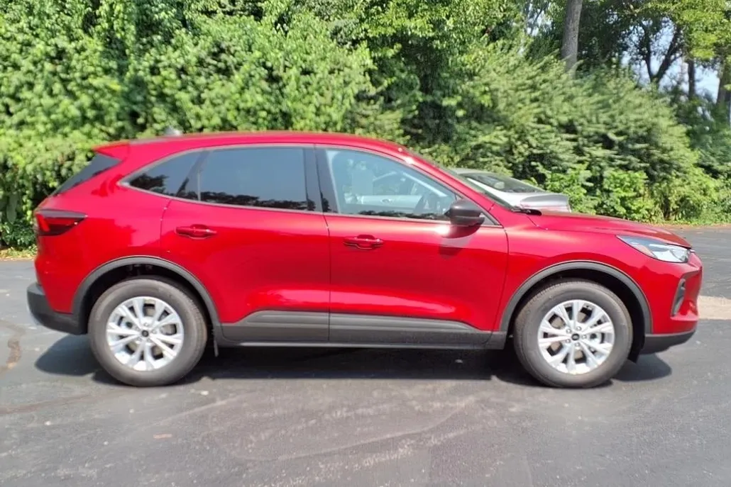 2025 Ford Escape Active photo 1