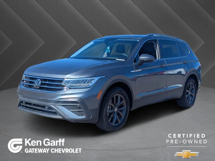 2023 Volkswagen Tiguan SE photo 1