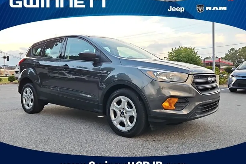 2019 Ford Escape S photo 1