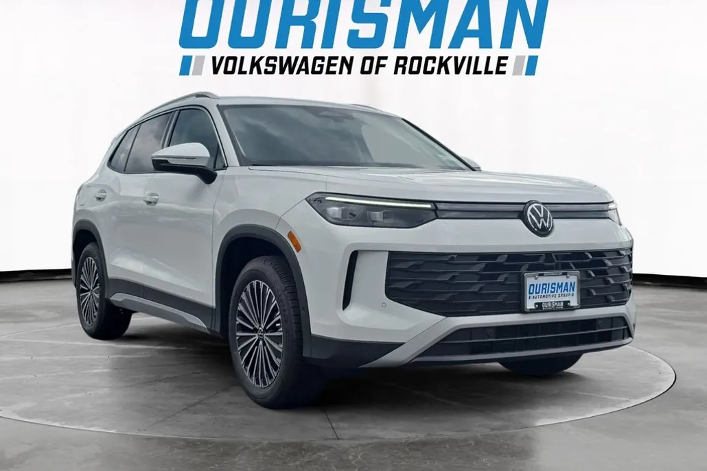 2025 Volkswagen Tiguan S photo 1