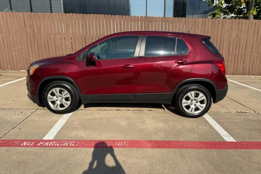 2016 Chevrolet Trax LS photo 1