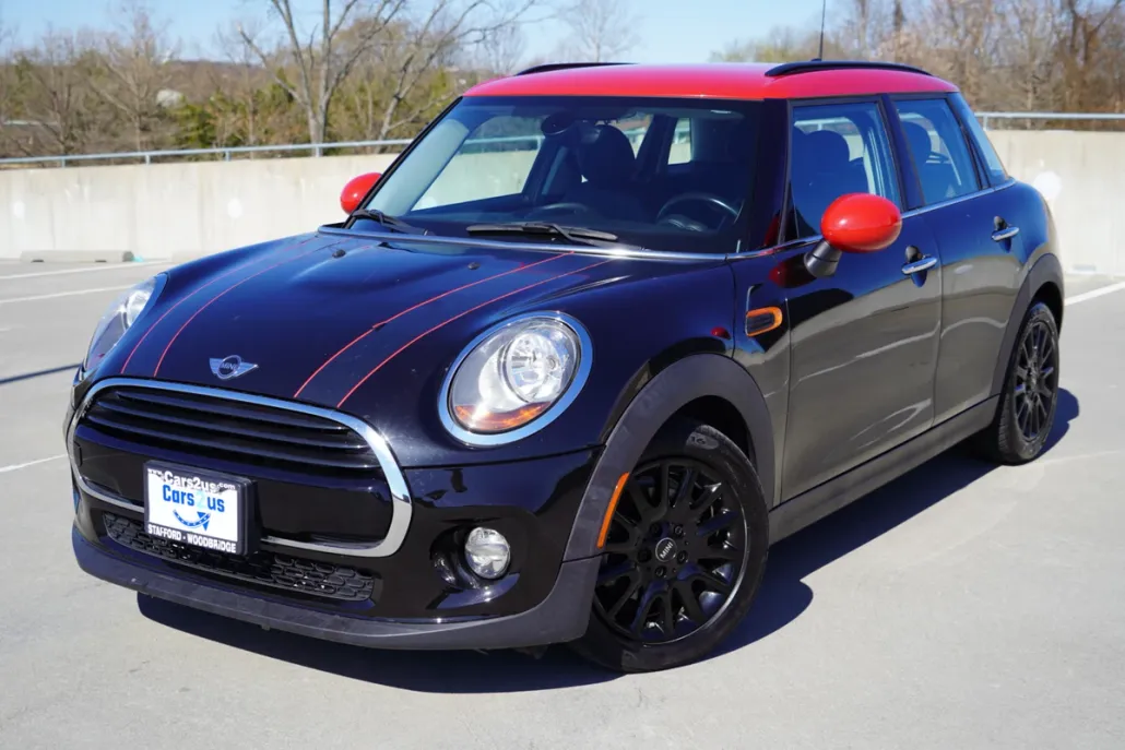 2018 Mini Cooper 4 Door Hardtop photo 1