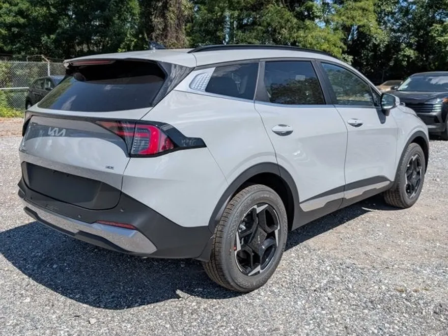2026 Kia Sportage EX photo 1